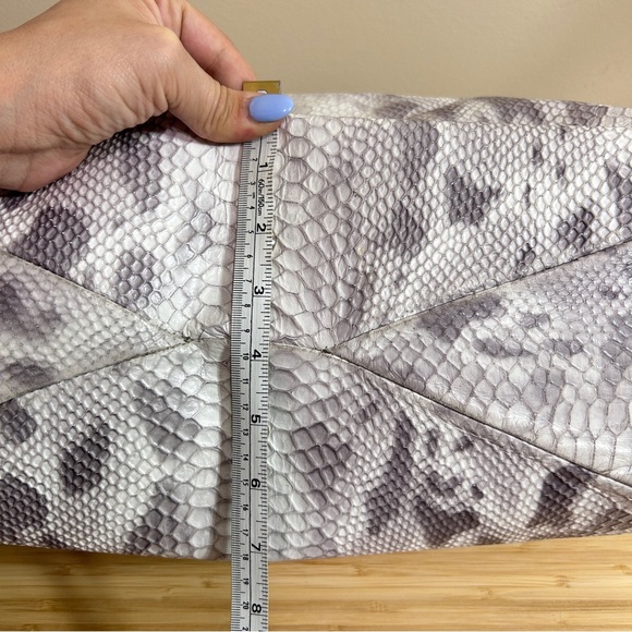 Cavalcanti Elegant White and Gray Women's Leather Tote Bag - Picture 9 of 11